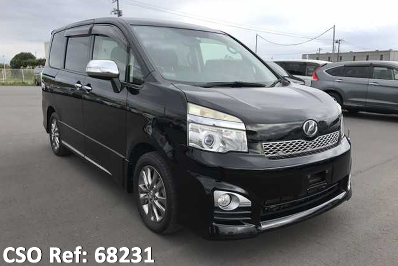 Toyota / Voxy 2013